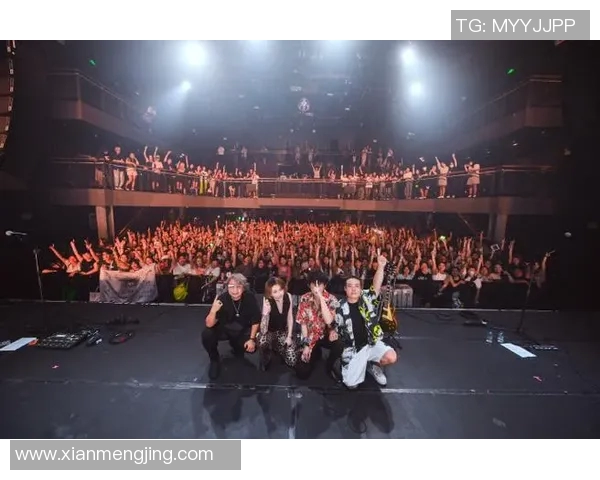 足球明星闪耀演唱会现场激情四溢与乐迷共舞的精彩瞬间